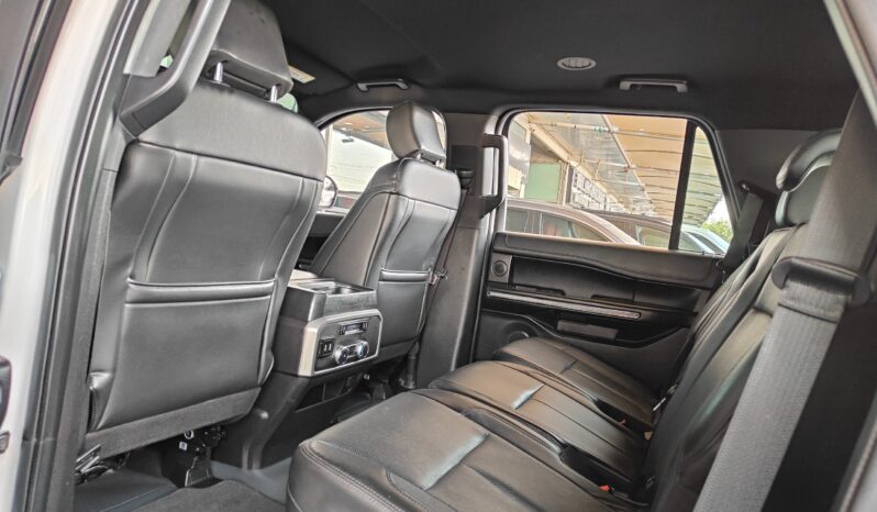 
								AED 1,250 P.M | 2018 Ford Expedition XLT | Under Warranty | GCC | full									