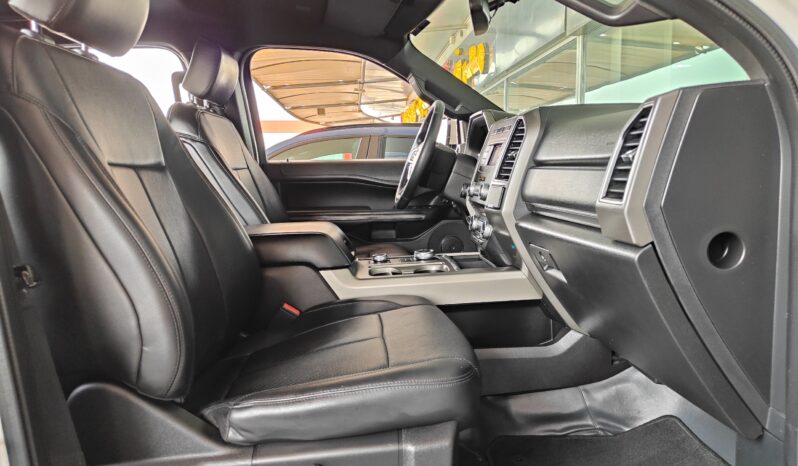 
								AED 1,250 P.M | 2018 Ford Expedition XLT | Under Warranty | GCC | full									