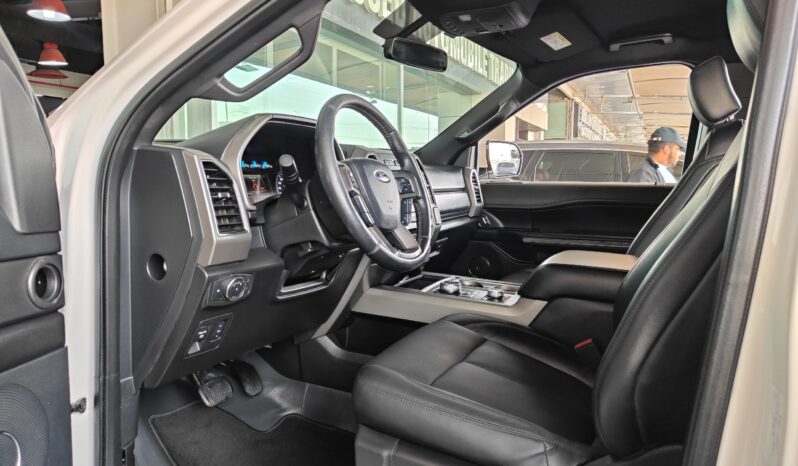 
								AED 1,250 P.M | 2018 Ford Expedition XLT | Under Warranty | GCC | full									