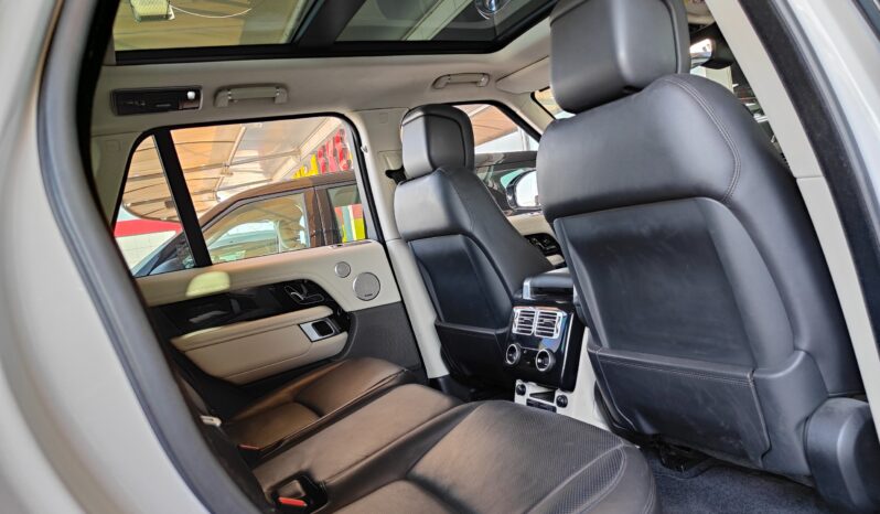 
								AED 2,050 P.M | 2019 Range Rover Vogue | Under Warranty | GCC | full									