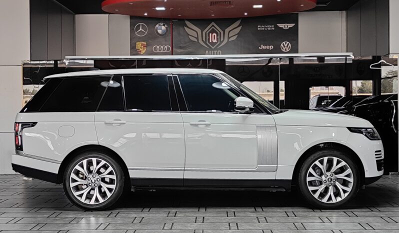 
								AED 2,050 P.M | 2019 Range Rover Vogue | Under Warranty | GCC | full									