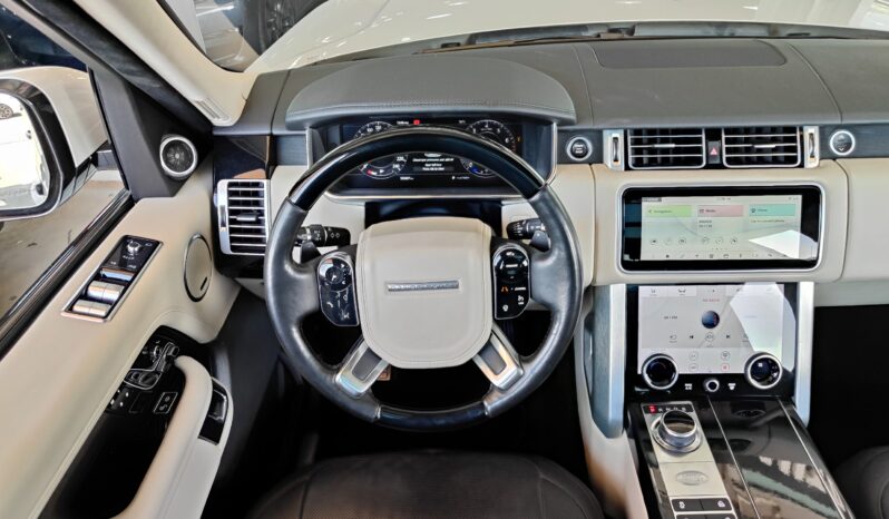 
								AED 2,050 P.M | 2019 Range Rover Vogue | Under Warranty | GCC | full									