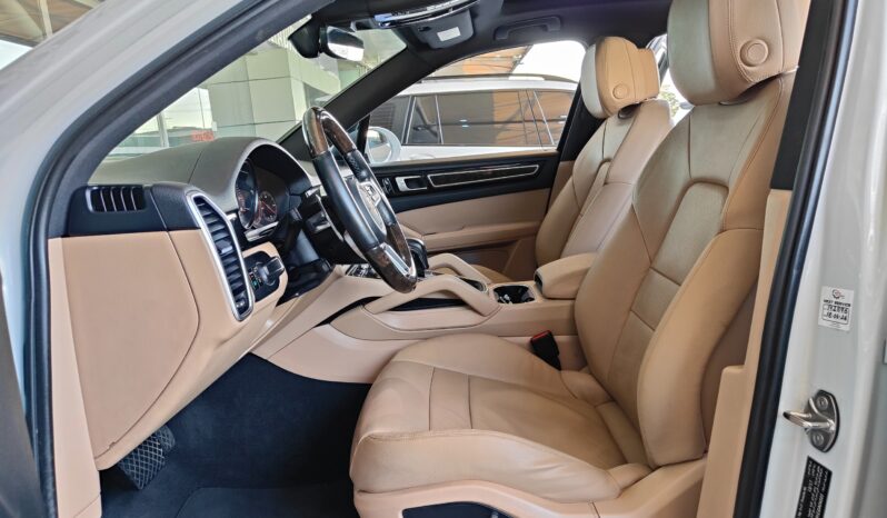 
								AED 2,450 P.M | 2018 Porsche Cayenne | Under Warranty | GCC | full									