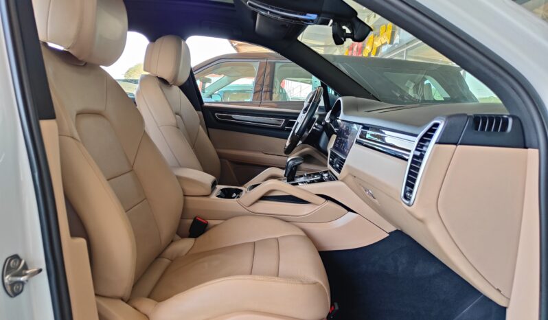 
								AED 2,450 P.M | 2018 Porsche Cayenne | Under Warranty | GCC | full									