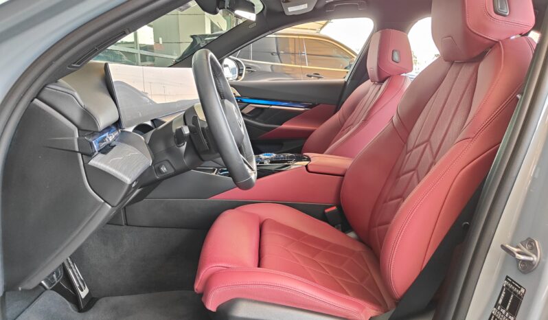 
								AED 3,000 P.M | 2024 BMW 520i M Sport Titanium | Under BMW Warranty and Service Contract | GCC | full									