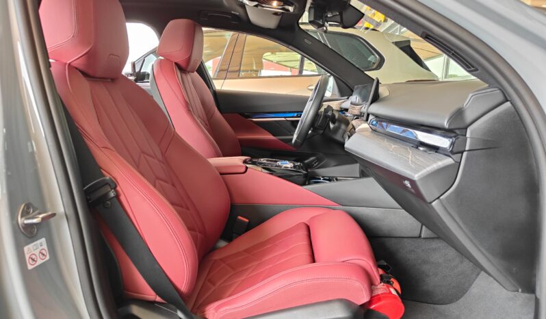 
								AED 3,000 P.M | 2024 BMW 520i M Sport Titanium | Under BMW Warranty and Service Contract | GCC | full									