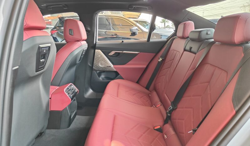 
								AED 3,000 P.M | 2024 BMW 520i M Sport Titanium | Under BMW Warranty and Service Contract | GCC | full									