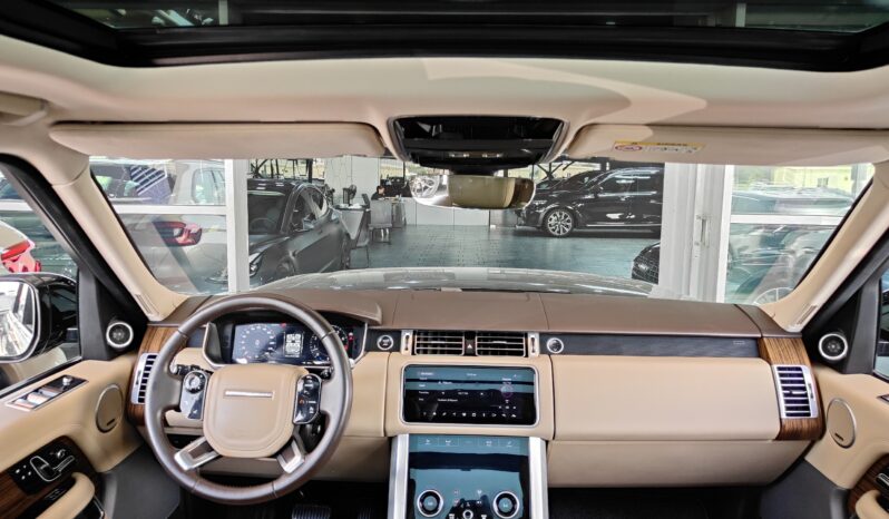 
								AED 2,480 P.M | 2018 Range Rover Vogue HSE | Under Warranty | GCC | full									