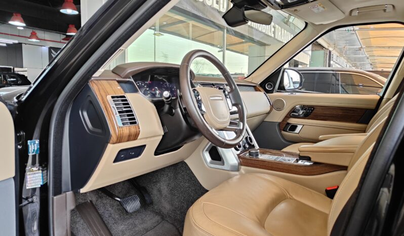 
								AED 2,480 P.M | 2018 Range Rover Vogue HSE | Under Warranty | GCC | full									