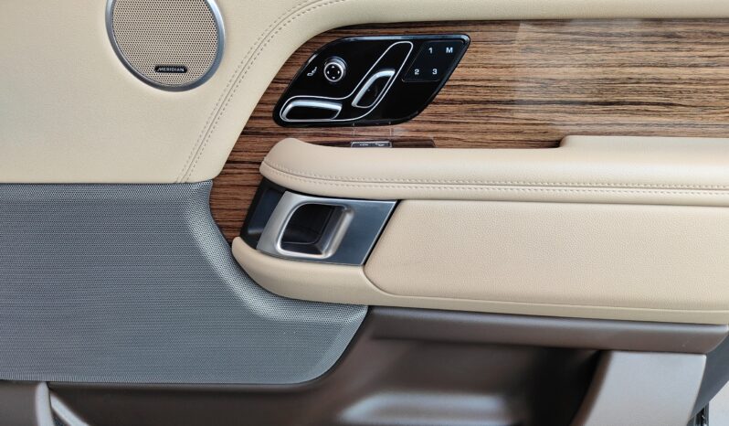 
								AED 2,480 P.M | 2018 Range Rover Vogue HSE | Under Warranty | GCC | full									