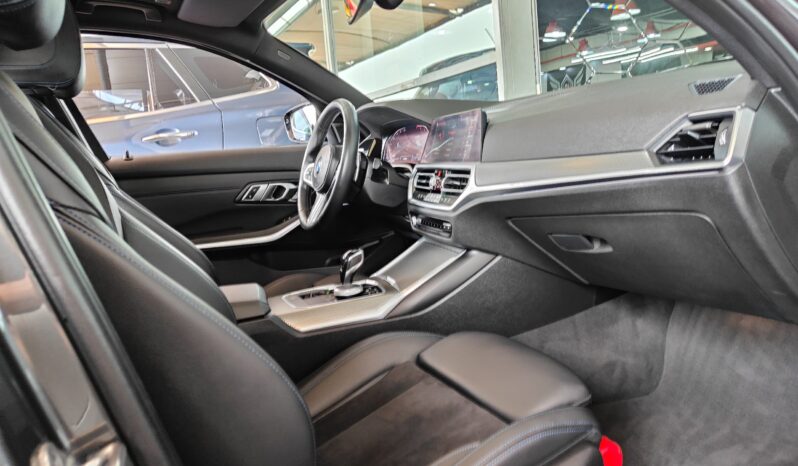 
								AED 1,640 P.M | 2021 BMW 330i M Sport | Under BMW Warranty and Service Contract | GCC | full									