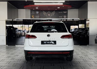 AED 1,145 P.M | 2020 Volkswagen Touareg Comfortline | Under Warranty | GCC |