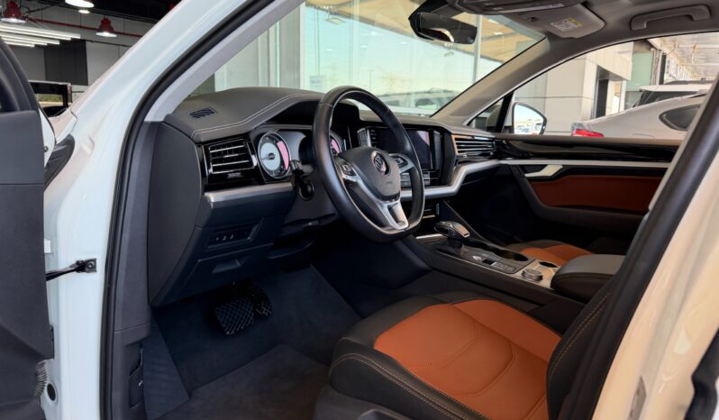 
								AED 1,145 P.M | 2020 Volkswagen Touareg Comfortline | Under Warranty | GCC | full									