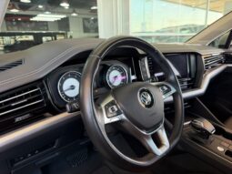 
										AED 1,145 P.M | 2020 Volkswagen Touareg Comfortline | Under Warranty | GCC | full									
