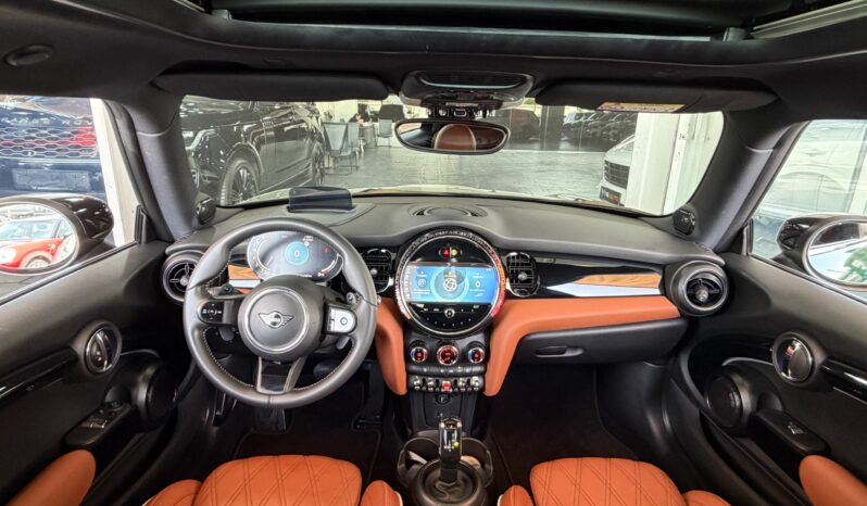 
								AED 1,040 P.M | 2023 Mini Cooper S | Under MINI Warranty and Service Contract | GCC | full									