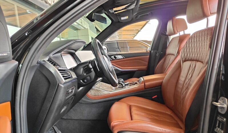 
								AED 2,015 P.M | 2019 BMW X7 xDrive40i M Sport | Under Warranty and BMW Service Contract | GCC | full									