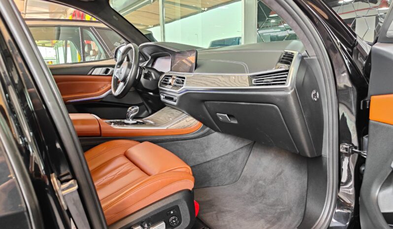 
								AED 2,015 P.M | 2019 BMW X7 xDrive40i M Sport | Under Warranty and BMW Service Contract | GCC | full									