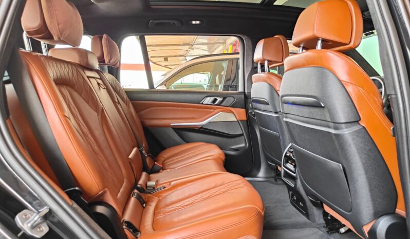 
								AED 2,015 P.M | 2019 BMW X7 xDrive40i M Sport | Under Warranty and BMW Service Contract | GCC | full									