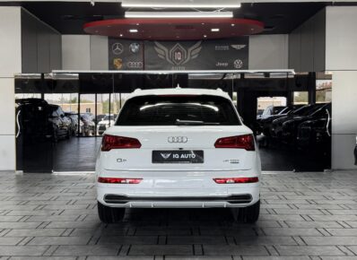 AED 1,160 P.M | 2020 Audi Q5 45 TFSI Quattro S Line | Under Warranty | GCC |