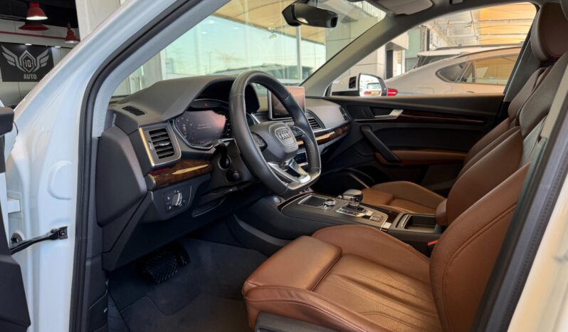 
								AED 1,160 P.M | 2020 Audi Q5 45 TFSI Quattro S Line | Under Warranty | GCC | full									