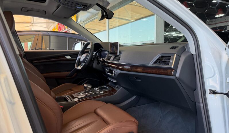 
								AED 1,160 P.M | 2020 Audi Q5 45 TFSI Quattro S Line | Under Warranty | GCC | full									