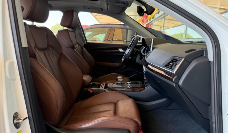
								AED 1,160 P.M | 2020 Audi Q5 45 TFSI Quattro S Line | Under Warranty | GCC | full									
