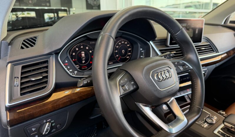 
								AED 1,160 P.M | 2020 Audi Q5 45 TFSI Quattro S Line | Under Warranty | GCC | full									