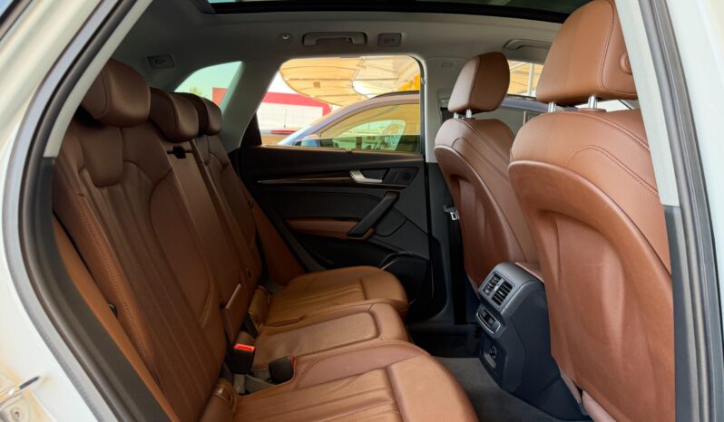 
								AED 1,160 P.M | 2020 Audi Q5 45 TFSI Quattro S Line | Under Warranty | GCC | full									