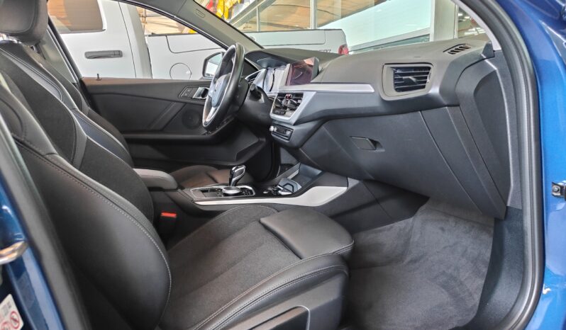 
								AED 870 P.M | 2021 BMW 120i Joy Edition | Under Warranty and BMW Service Contract | GCC | full									